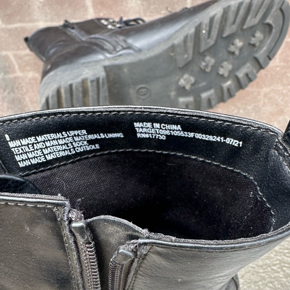 Universal Thread Boots - Picture 7 of 7